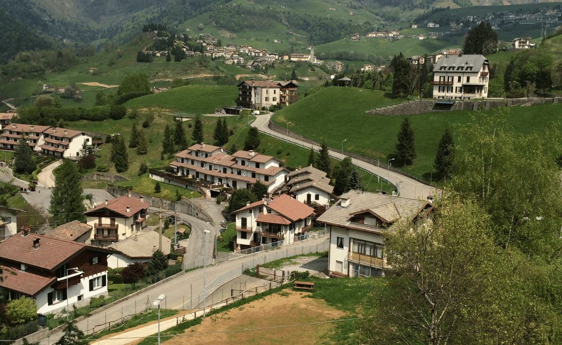 vista sulle montagne bilocale in vendita oltre il colle con 2 terrazzi..png